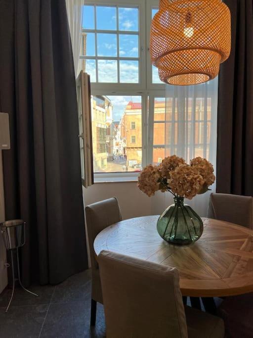 Lejlighed Old Great Location & View - Luxury 2bdr 80m2 Riga