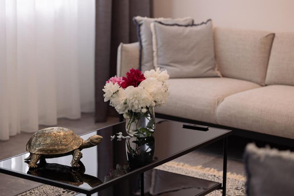 Old Great Location & View - Luxury 2bdr 80m2 Lejlighed *